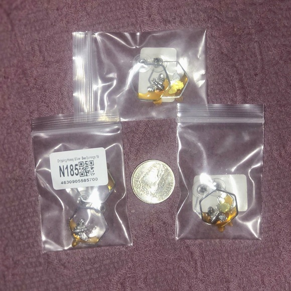 🆕 Honey Bee Earrings 🐝🍯 - Picture 4 of 5
